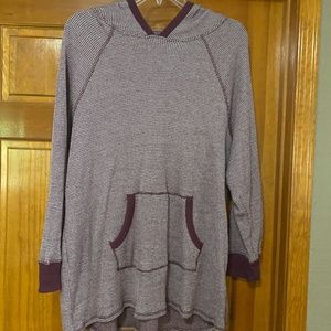 Light weight Hoodie, Size 22-24W, wine & cream